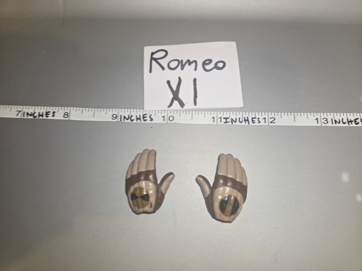 1/6 Scale Star Wars Science Fiction Gloved Hand Lot