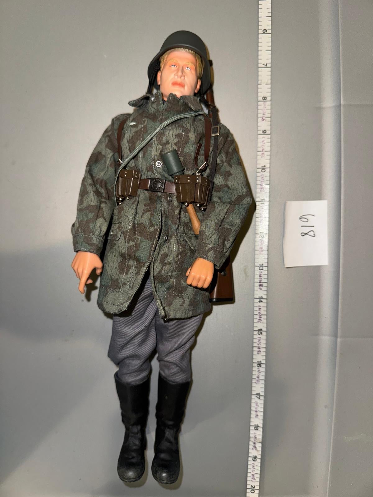 1:6 Scale WWII German Luftwaffe Field Division Dressed Figure - Dragon