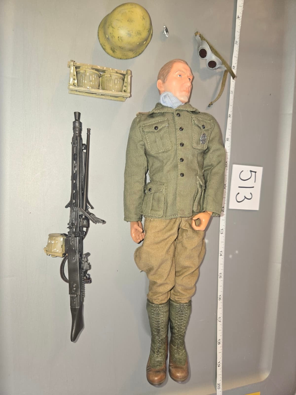 1:6 Scale WWII German Afrika Korps Machine Gunner Dressed Figure - Dragon
