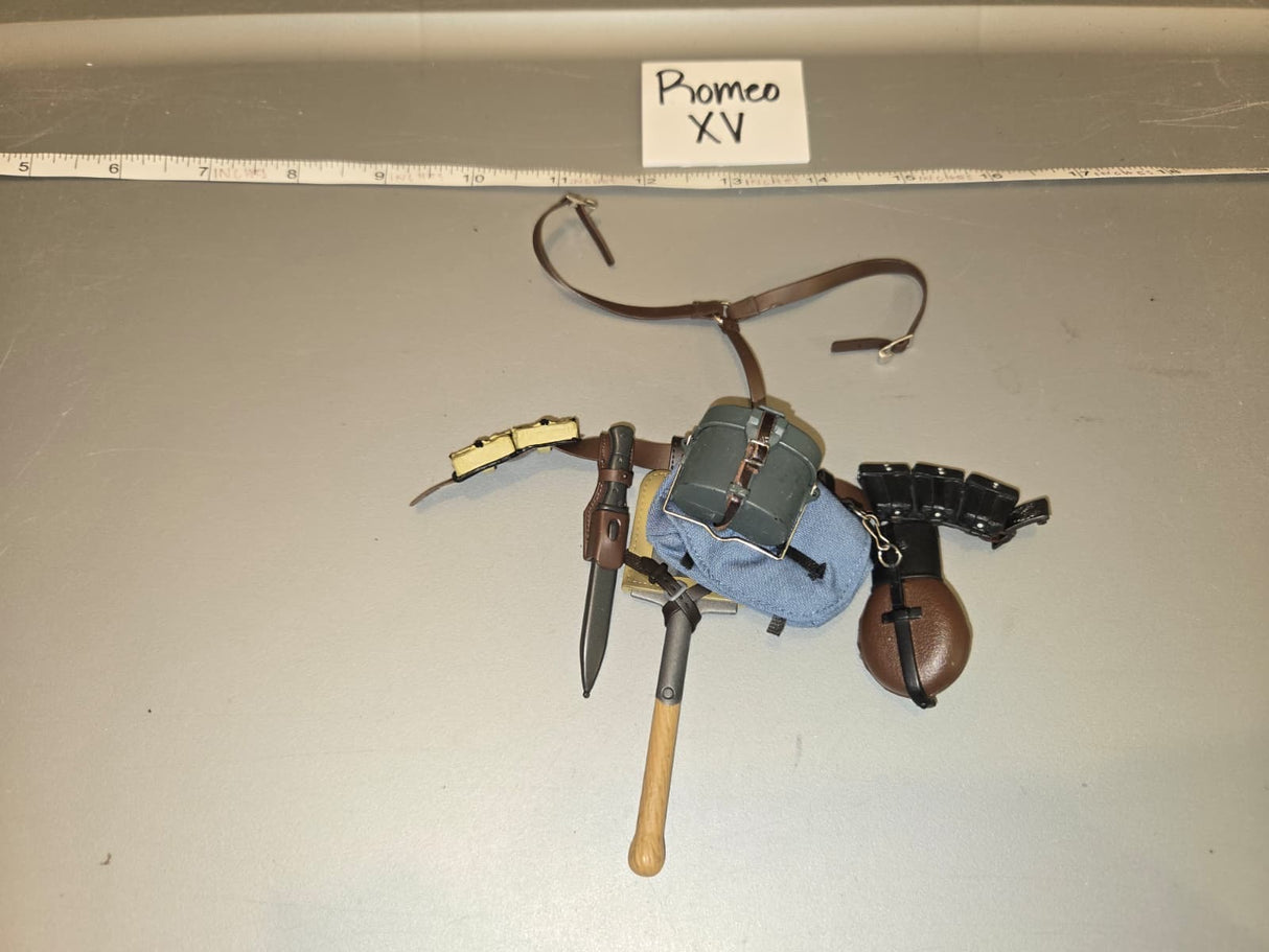 1/6 Scale WWII German Luftwaffe Fallschirmjager Field Gear Lot