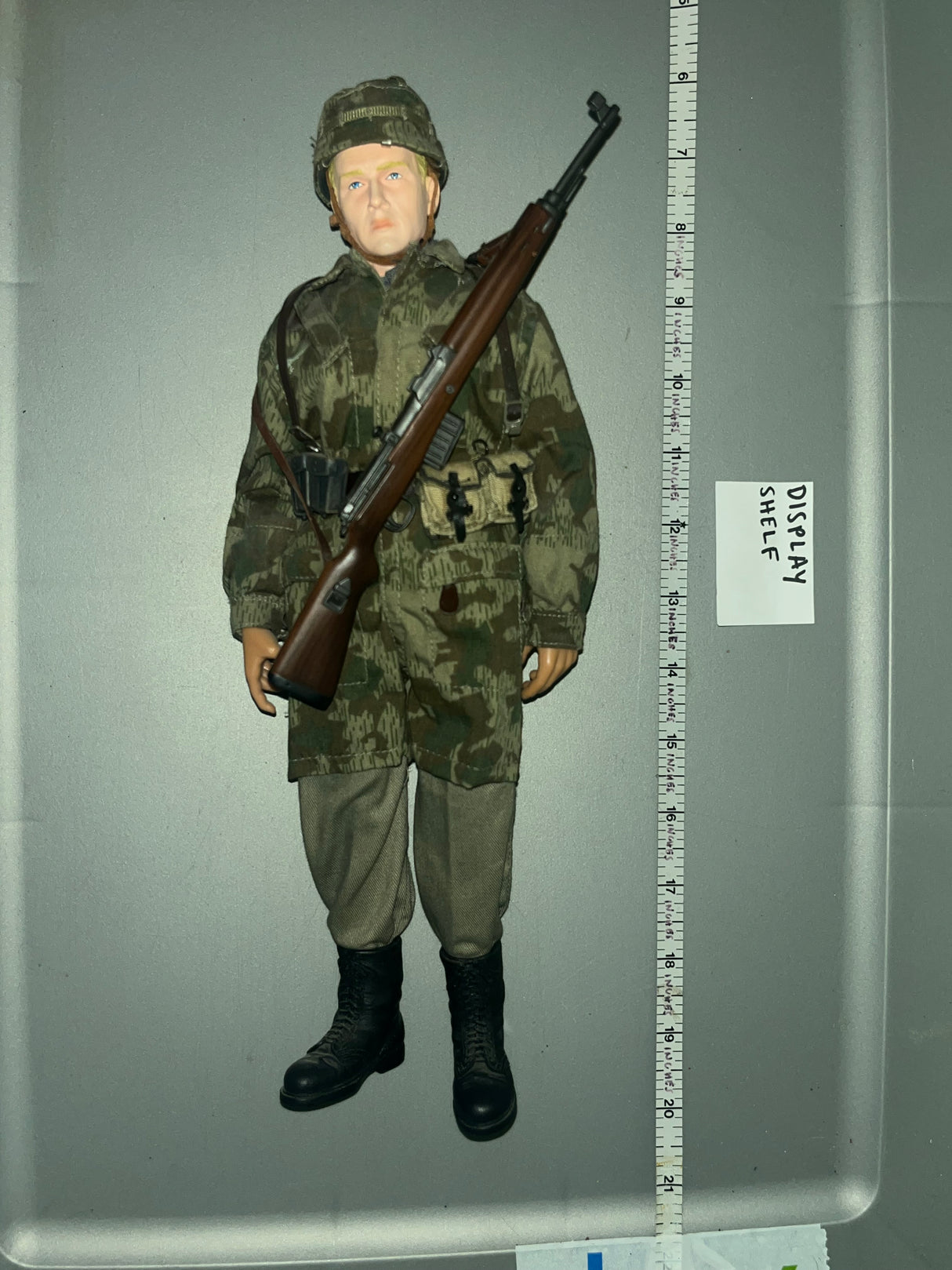 1:6 Scale WWII German Fallschirmjager Figure - Dragon (*)