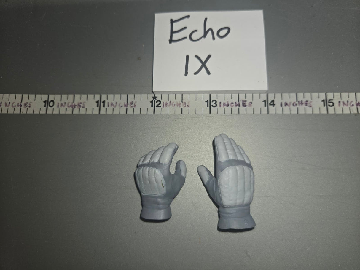 1/6 Scale Star Wars Science Fiction Gloved Hand Lot