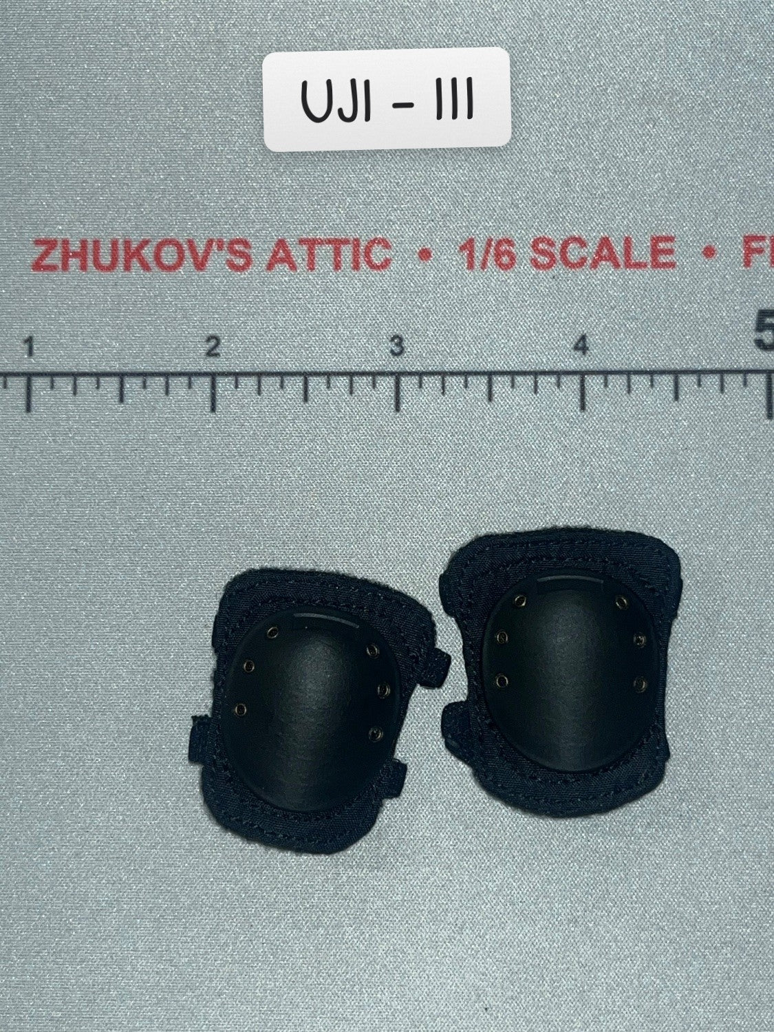 1/6 Scale Modern Era Knee Pads Pair - Fsb Vympel—Beslan School Siege UJINDOU