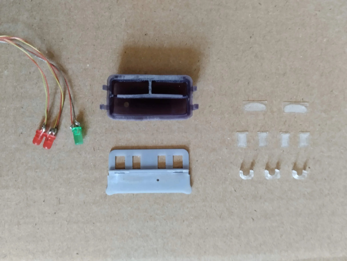 1/6 Scale WWII German Vehicle / Tank Rear Column Tail Light / Notek - w/ 5V LED - Unfinished Model Kit - Warprints (Copy)