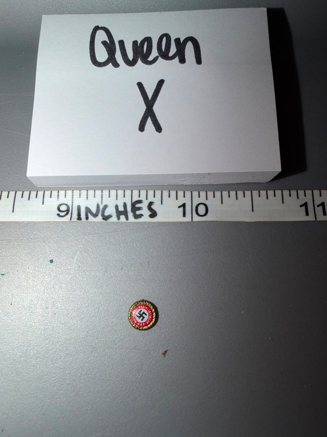 1/6 Scale WWII German Political Party Membership Lapel Pin Badge - Queen X