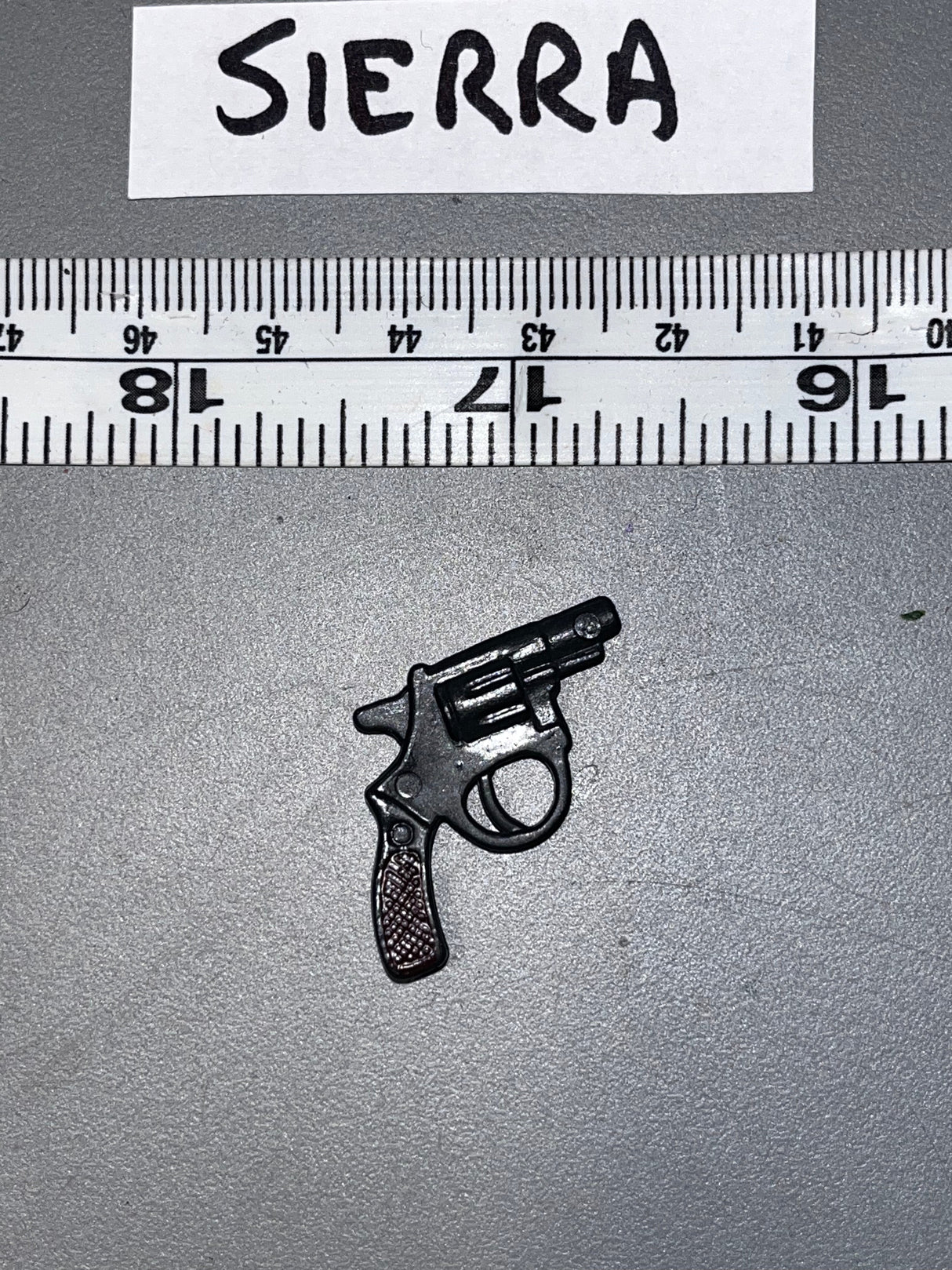 1/6 Scale Modern Era Revolver