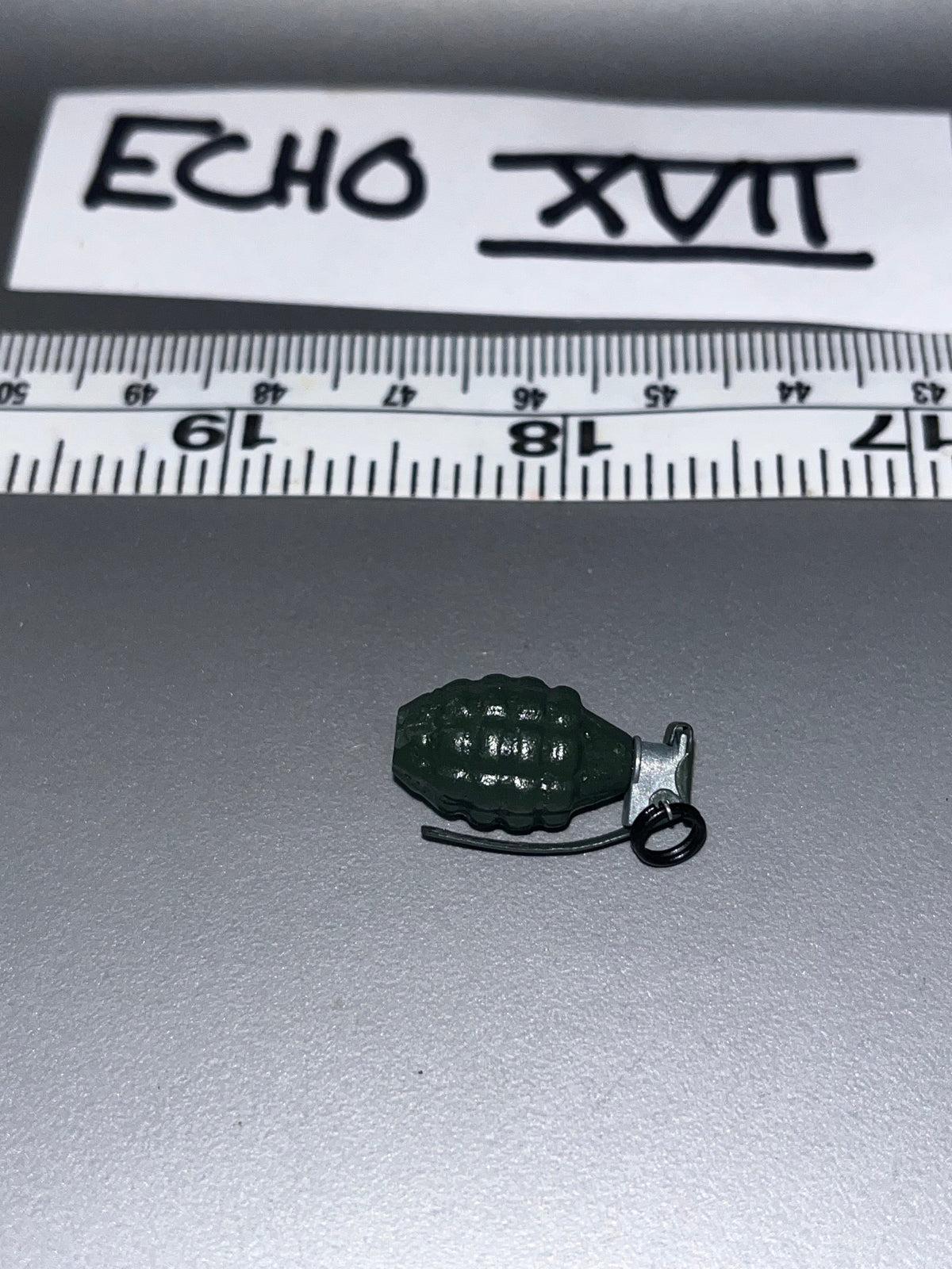 1:6 WWII US Metal Grenade