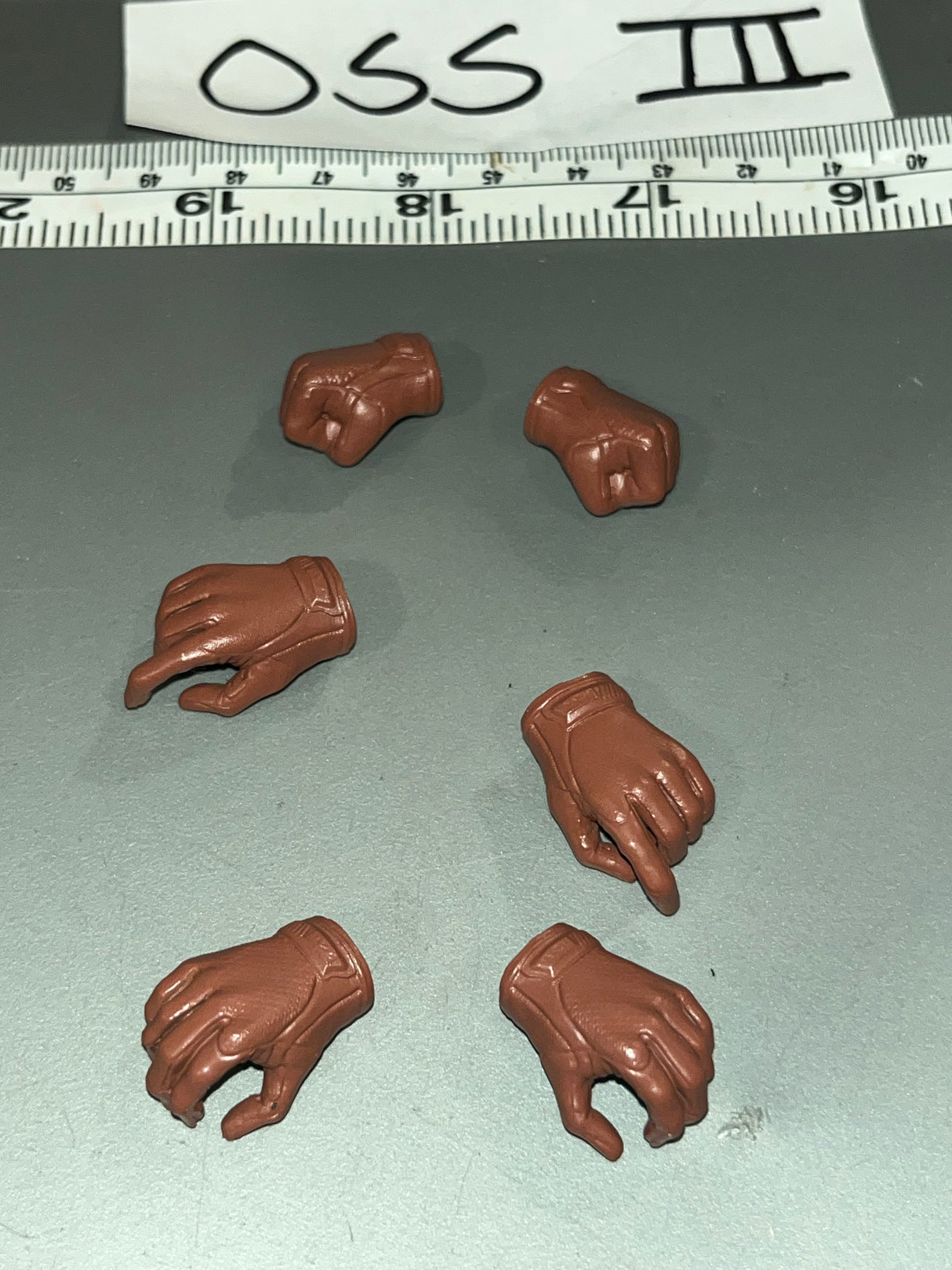 1/6 Scale Modern Era Russian Female Gloved Hand Set - Flagset