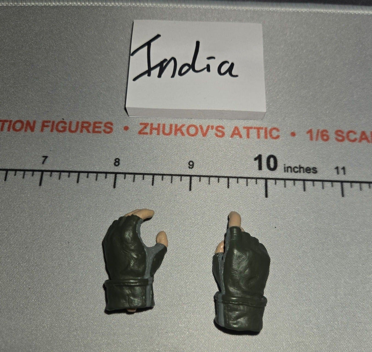 1/6 Scale Modern Era Fingerless Gloved Hands - BBI