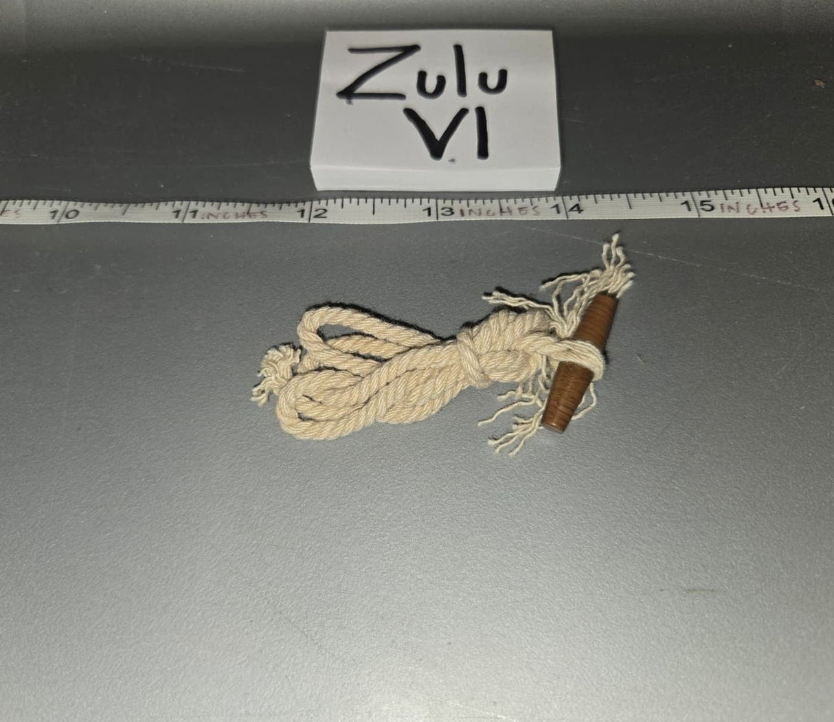 1/6 Scale WWII British Coiled Rope with Toggle