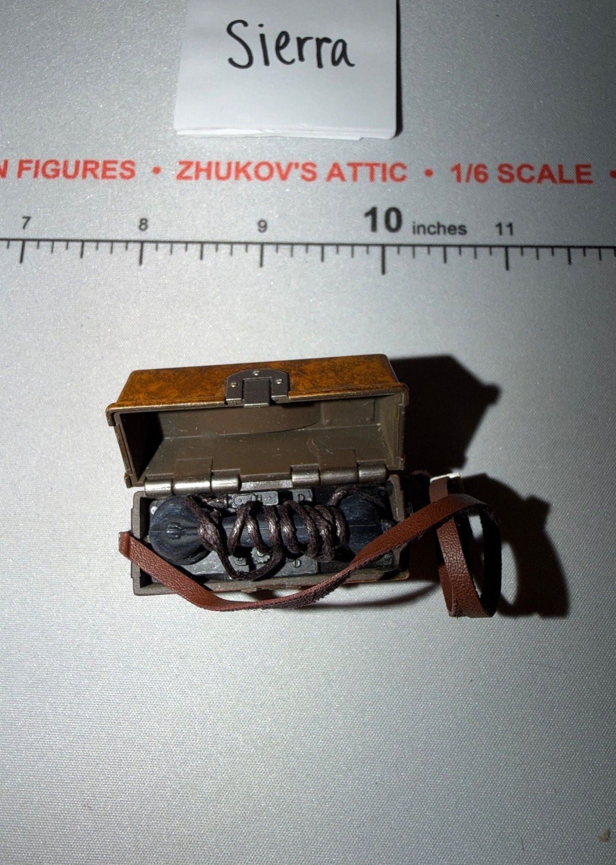 1/6 Scale WWII German Field Telephone and Case - Dragon