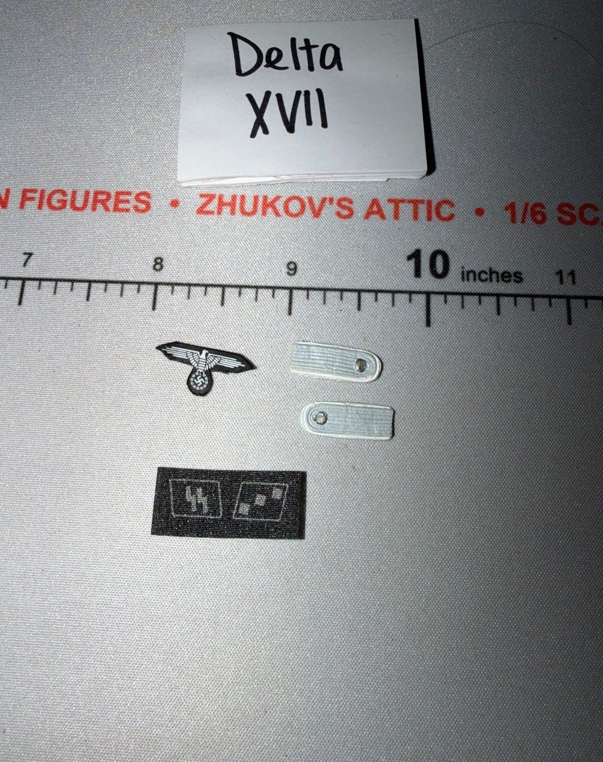 1/6 Scale WWII German Waffen Insignia Set - Dragon