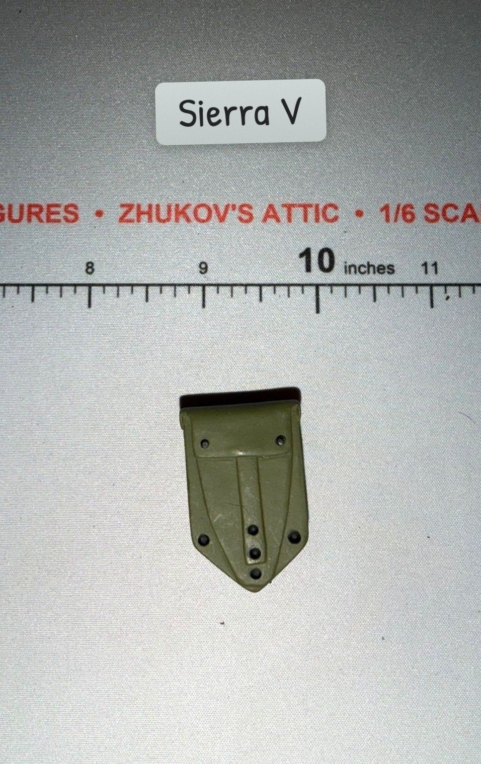 1/6 Scale Modern Entrenching Tool Carrier