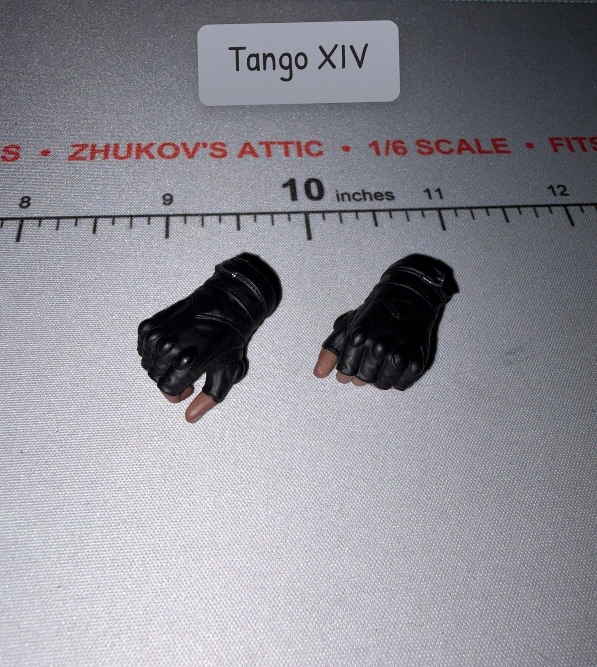 1/6 Scale Modern Era Trigger Finger Gloved Hands