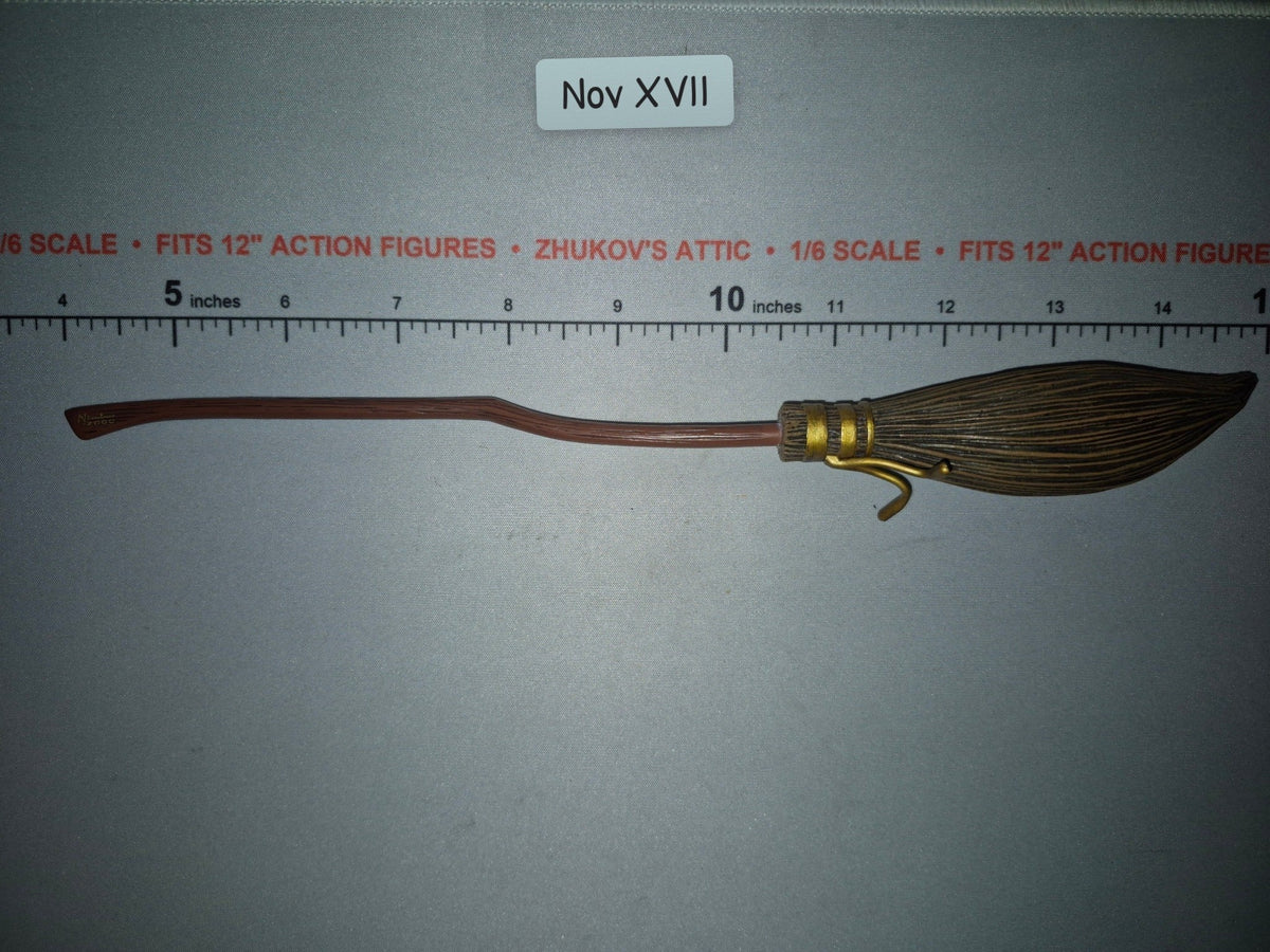 1/6 Scale Fantasy Witch Wizard Broomstick - Nimbus 2000 - Harry Potter Star Ace