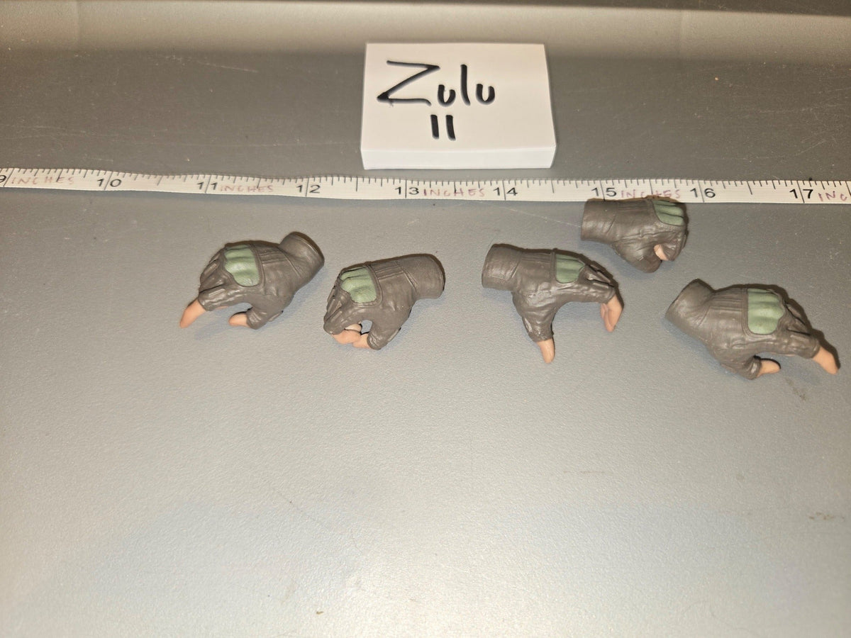 1/6 Scale Modern Era Gloved Hands Set