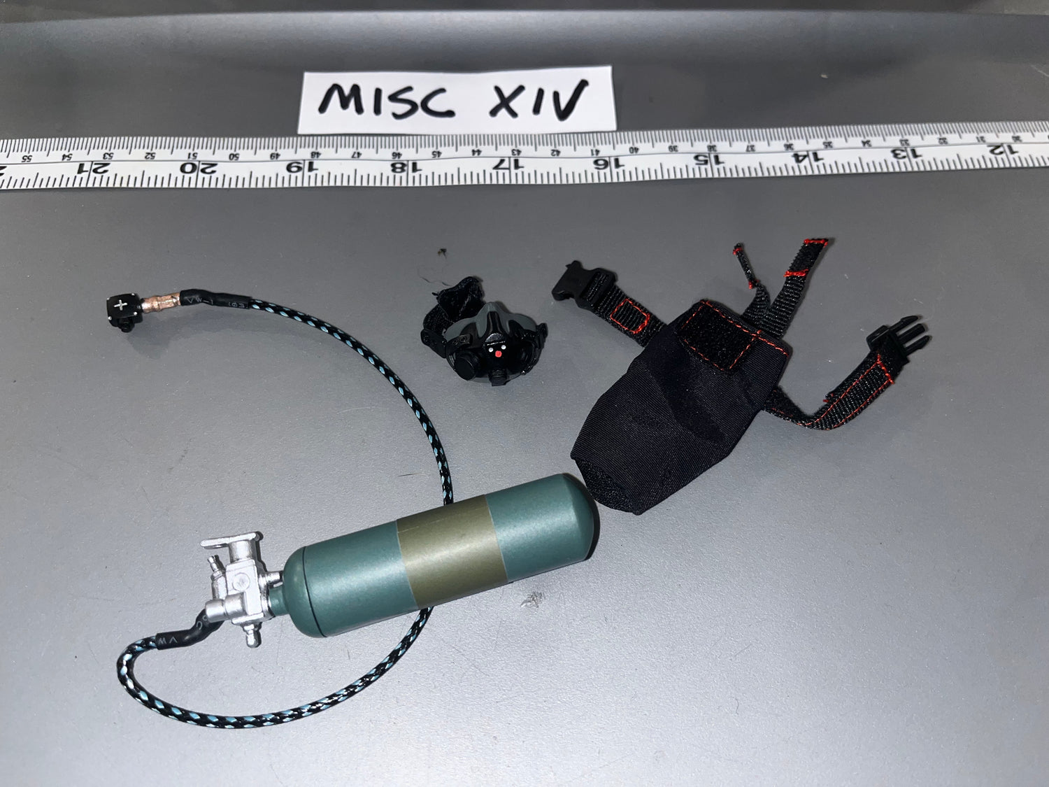 1/6 Scale Modern Era Oxygen Bottle - Minitimes 105685