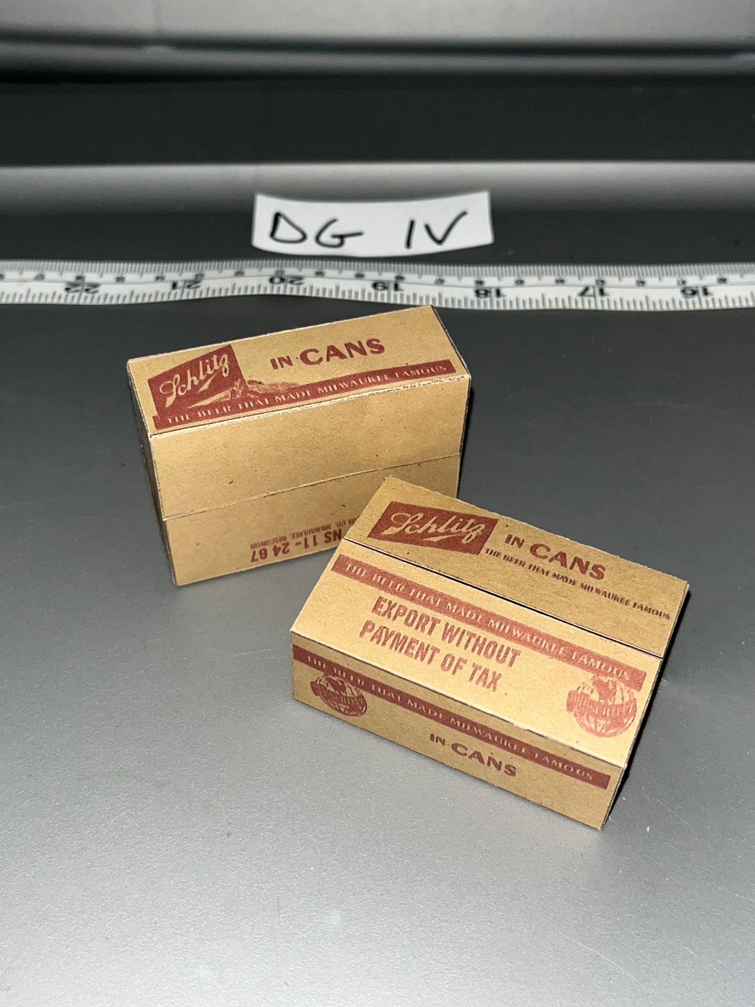 1/6 Scale Vietnam Schlitz Beer Case Set 107359
