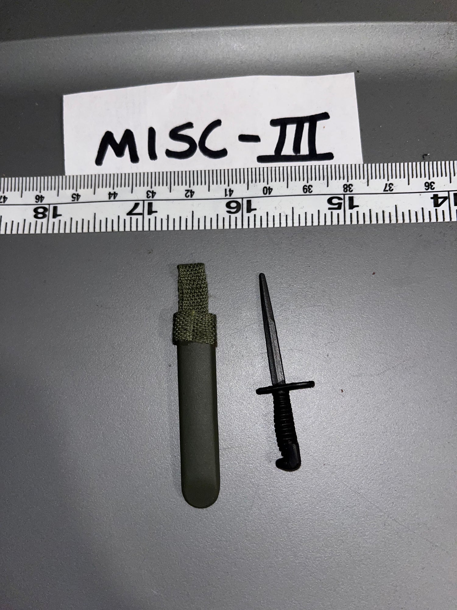 1:6 Scale WWII US Bayonet and Sheath 109697