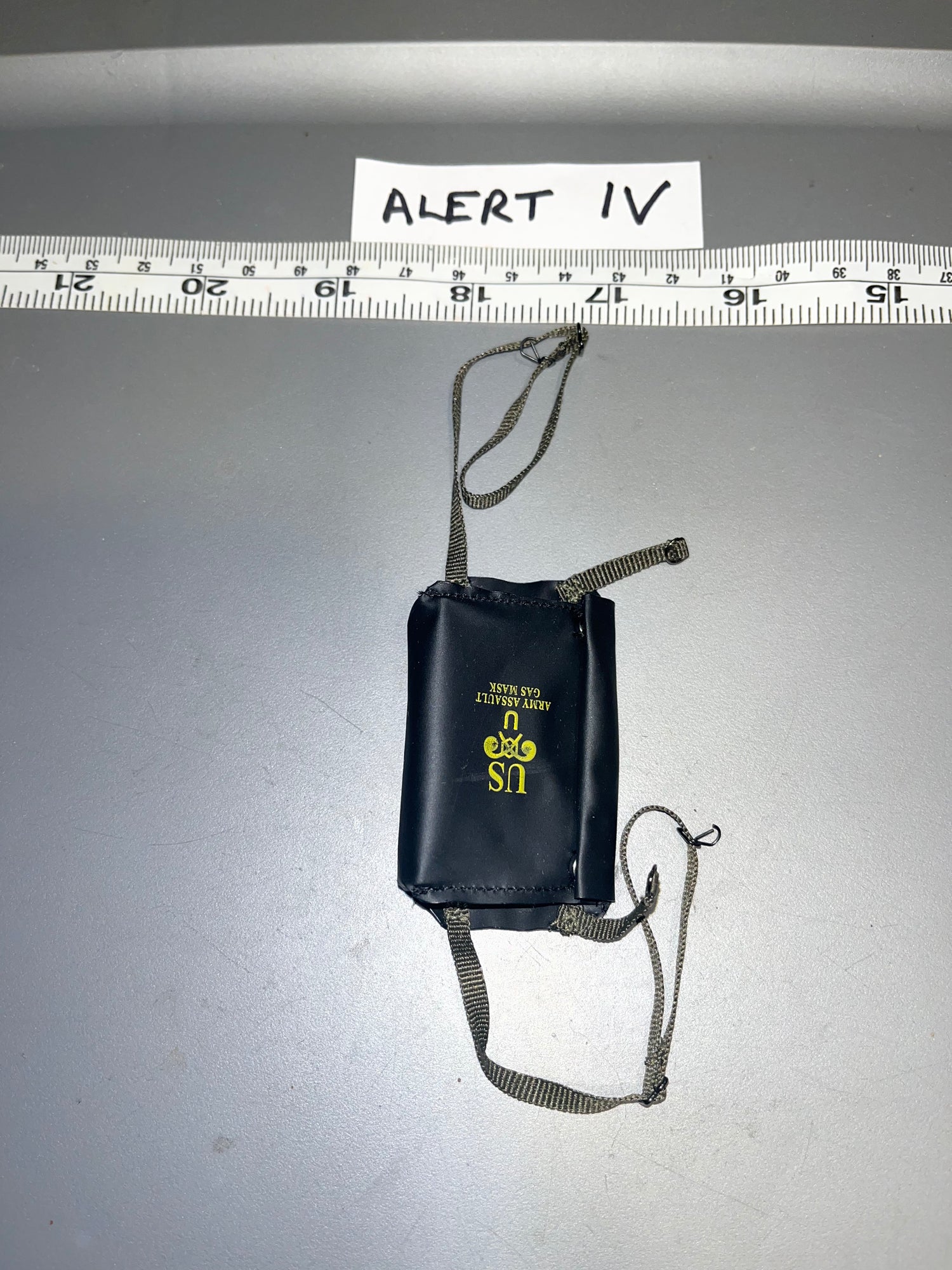 1/6 Scale WWII US Gas Mask Bag - Alert Line 102169
