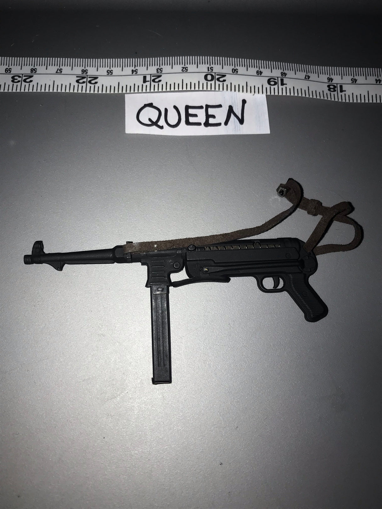 1:6 WWII German Metal MP-40 111374