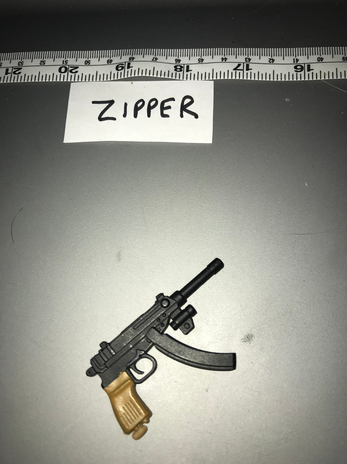 1/6 Scale Modern Russian Czech Skorpion SMG 111656