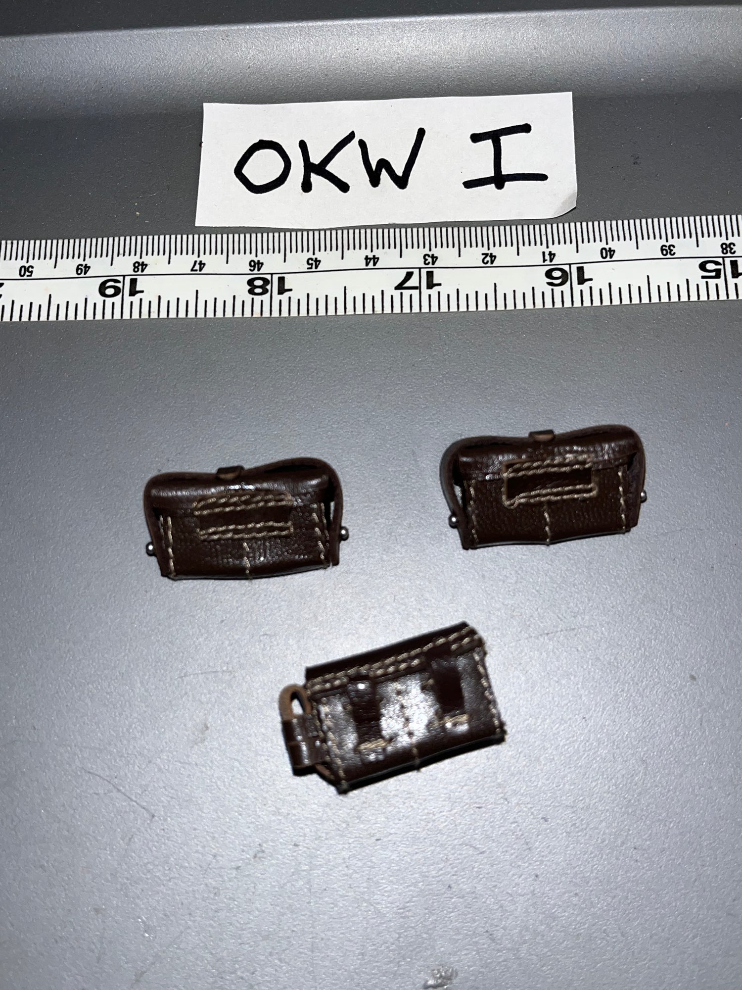 1/6 Scale WWII Japanese Leather Rifle Pouches  - IQO 104966