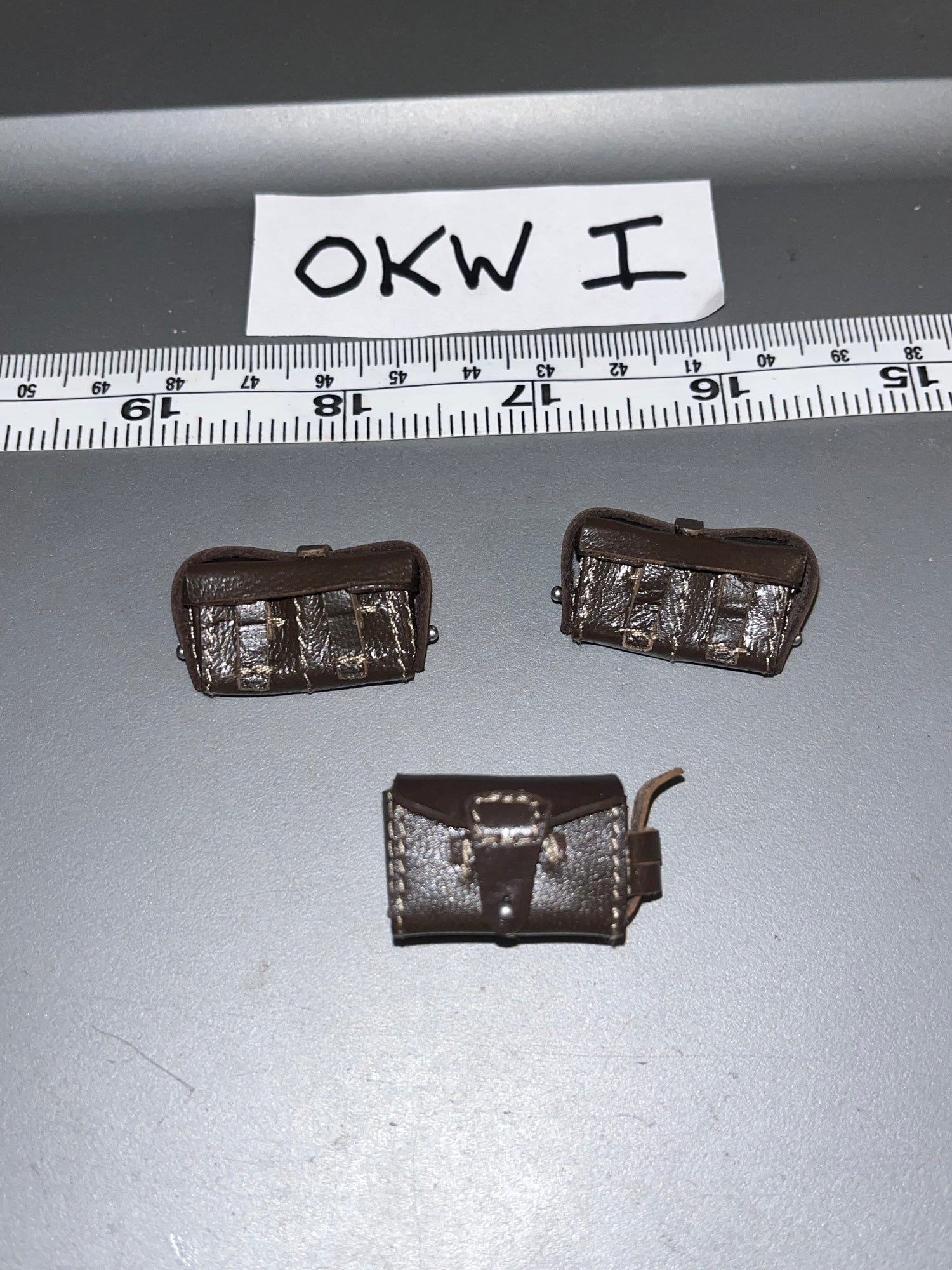 1/6 Scale WWII Japanese Leather Rifle Pouches  - IQO 104966