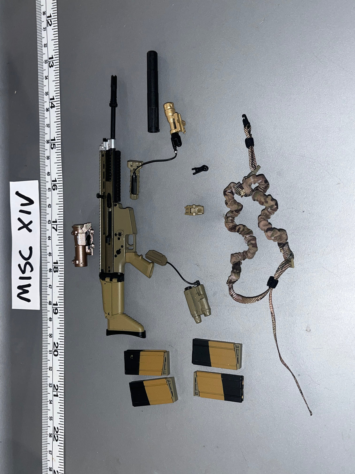 1/6 Scale Modern Era SCAR Rifle - Minitimes 105699