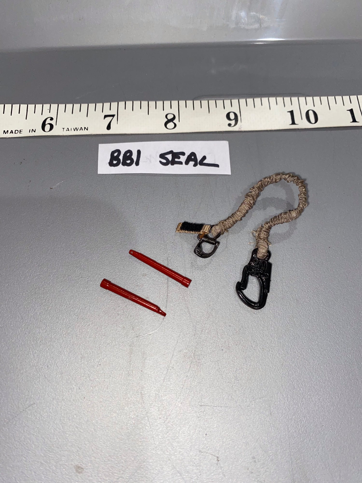 1:6 Modern Era Extraction Strap Carabiner 112506