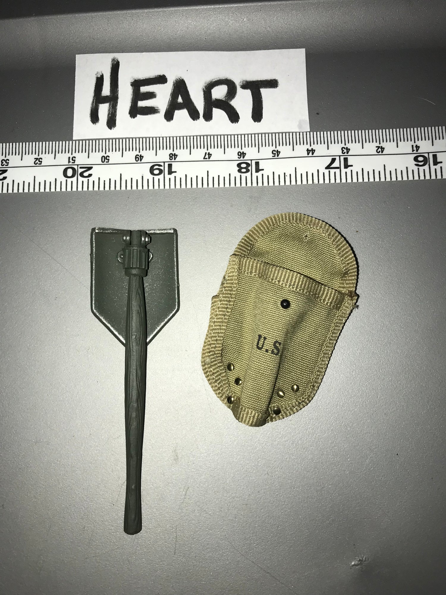 1/6 Scale WWII US Entrenching Tool and Cover 110665