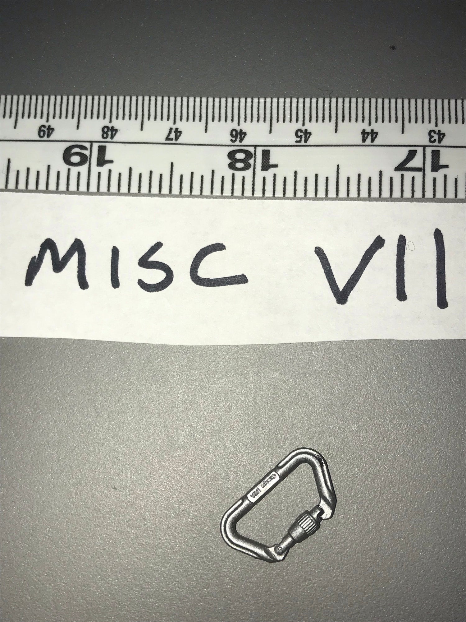 1:6 Modern Carabiner 111735