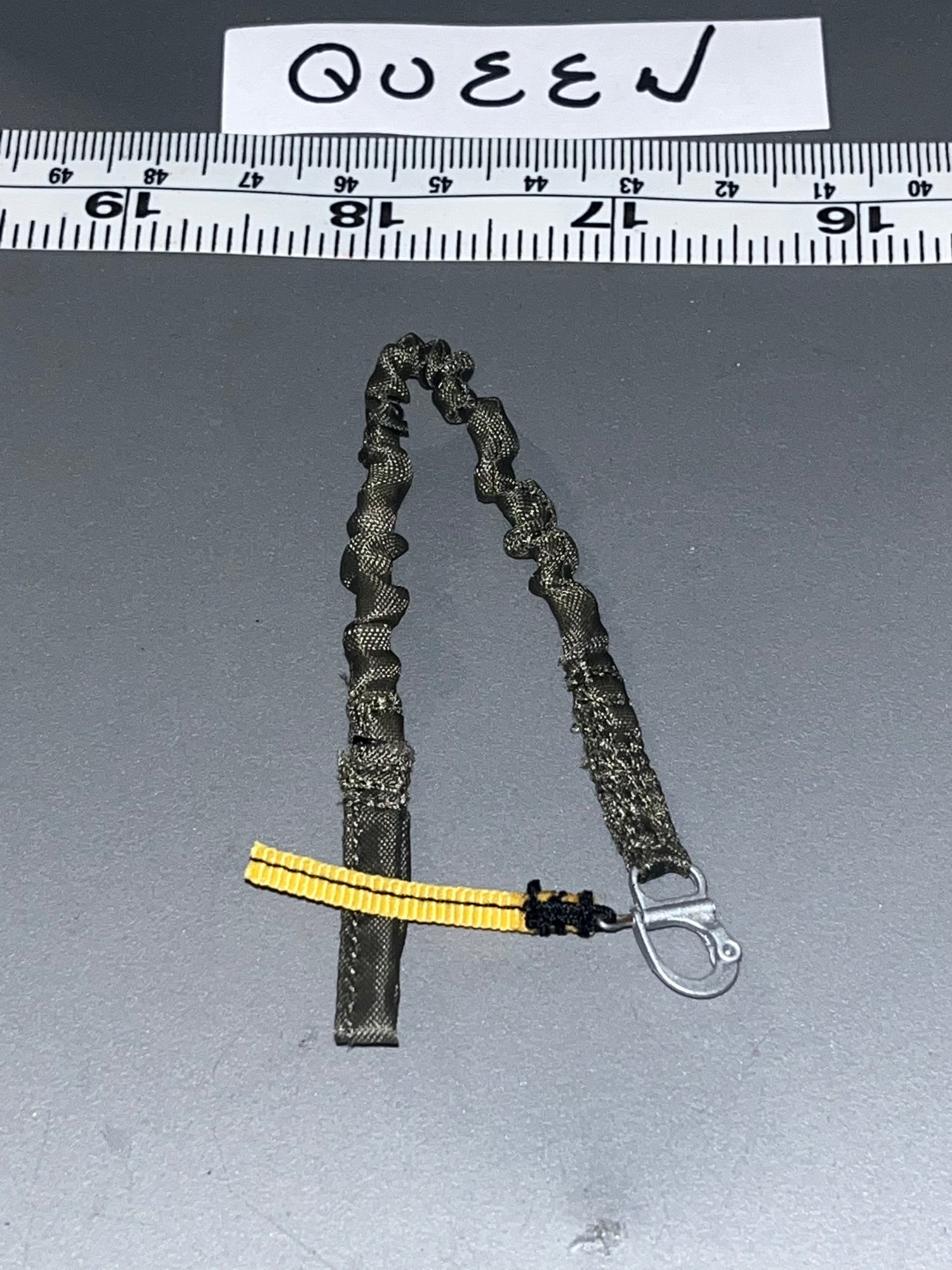 1:6 Modern Era Extraction Strap Carabiner 106428