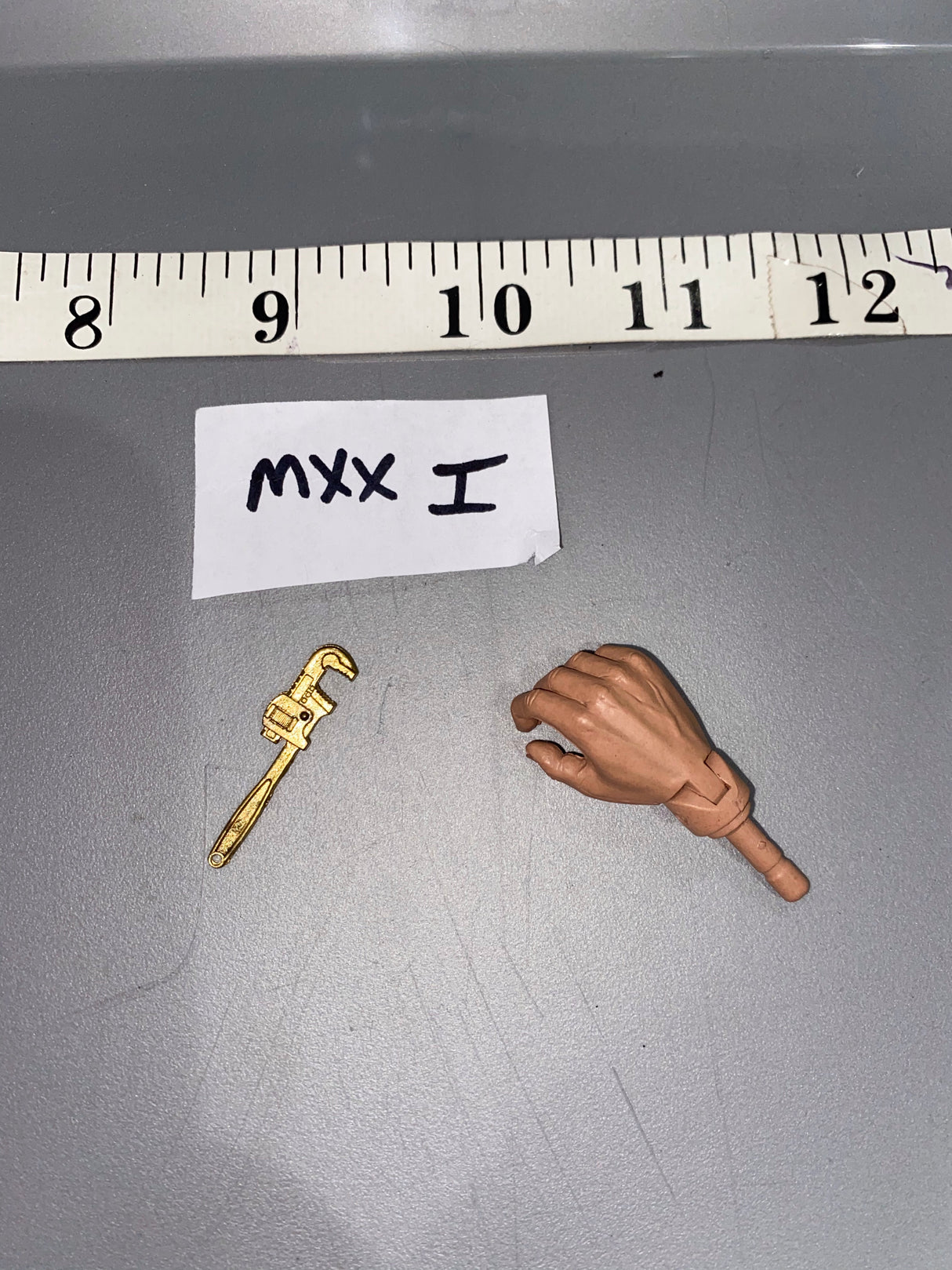 1:6 Scale Pipe Wrench - Tool Diorama Item 112491