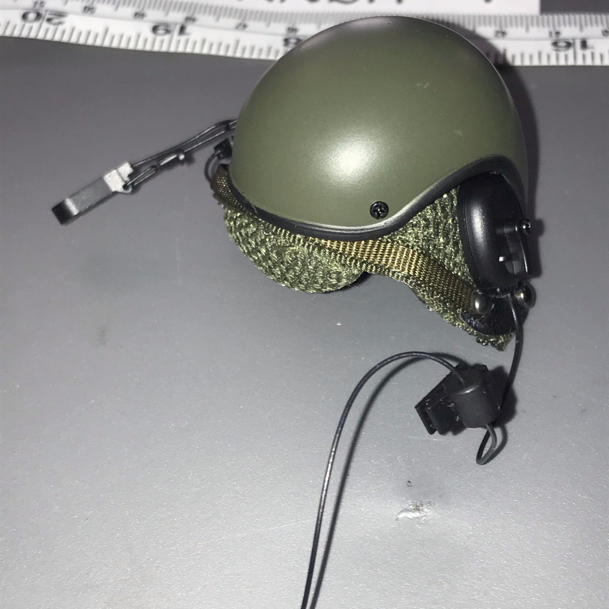 1/6 Scale Modern Tanker Armored Crewman Helmet 1/6 Scale Modern Tanker Armored Crewman Helmet