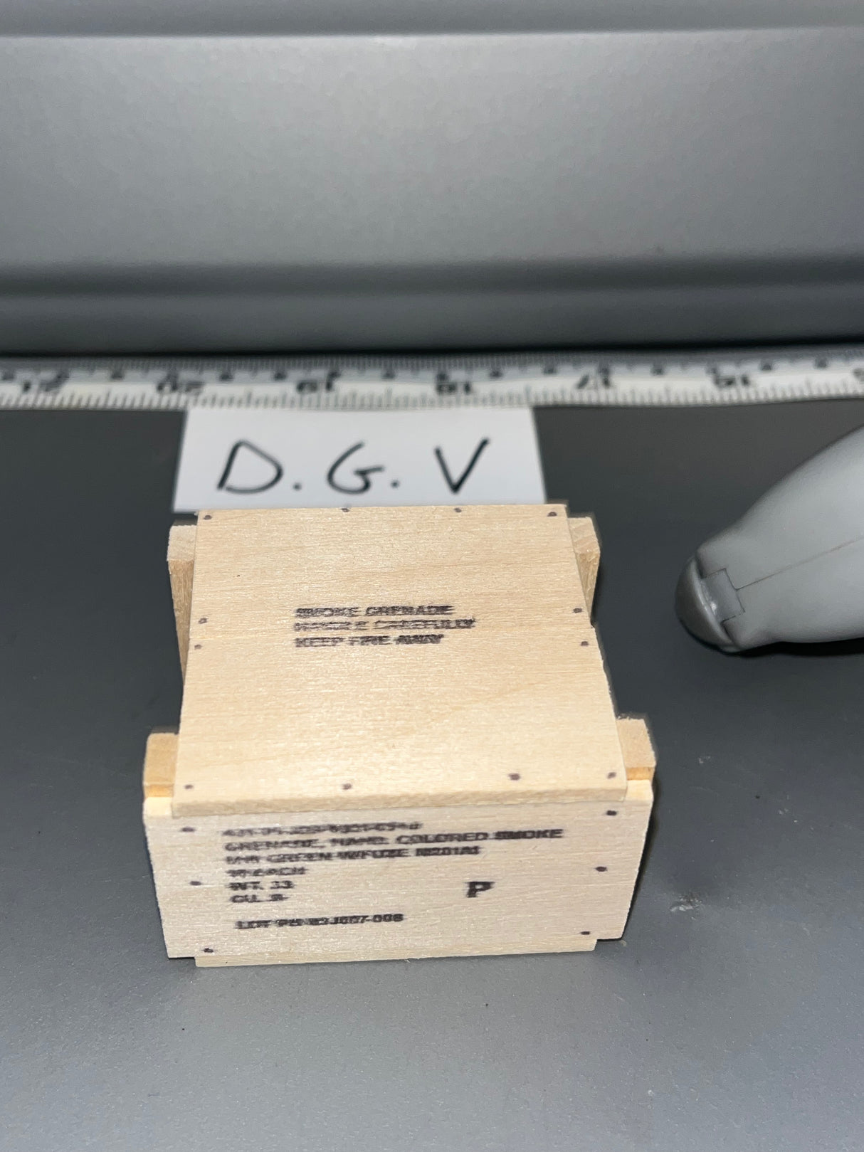 1/6 Scale Vietnam US Smoke Grenade Ammunition Crate 106158