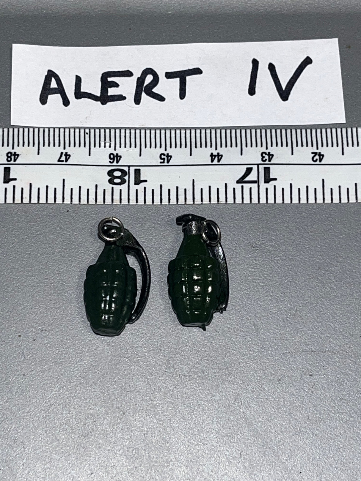 1/6 Scale WWII US Grenade Lot - Alert Line 102176