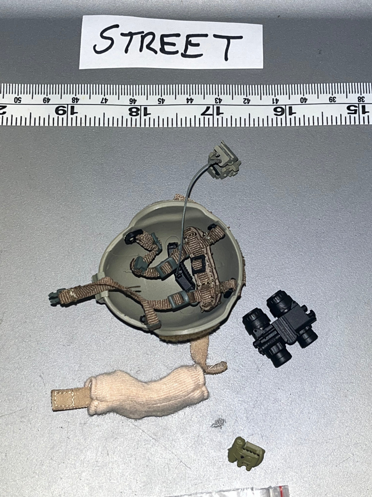 1/6 Scale Modern Era Police Helmet  106442