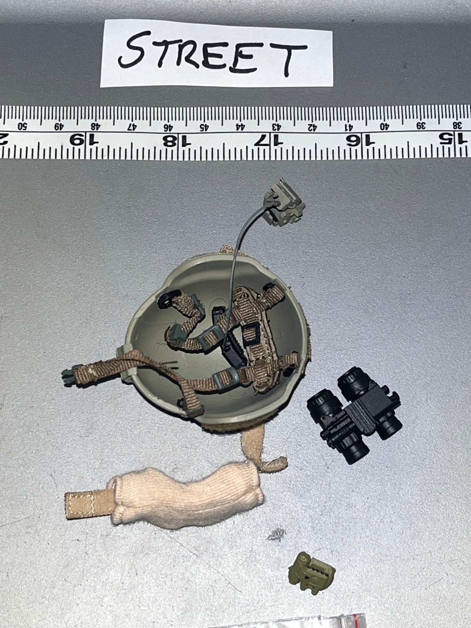 1/6 Scale Modern Era Police Helmet  106442