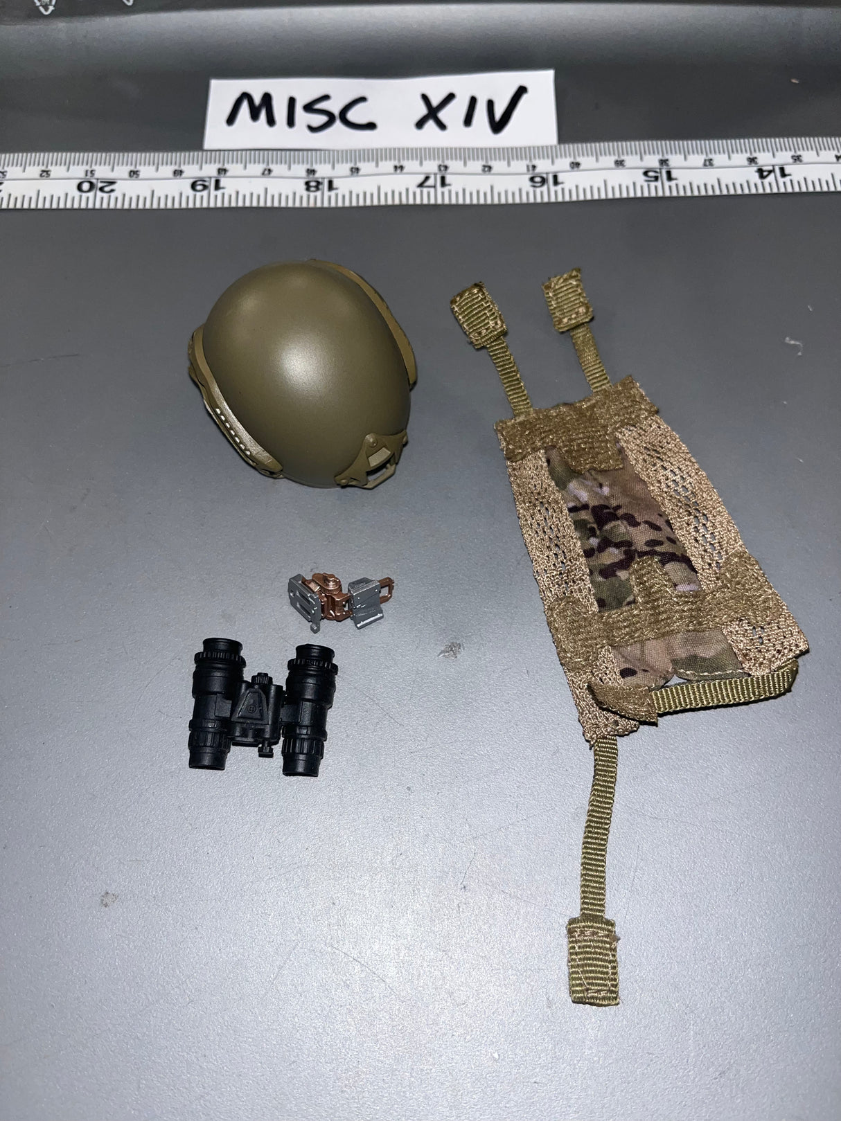 1/6 Scale Modern Era Helmet Lot - Minitimes 105688