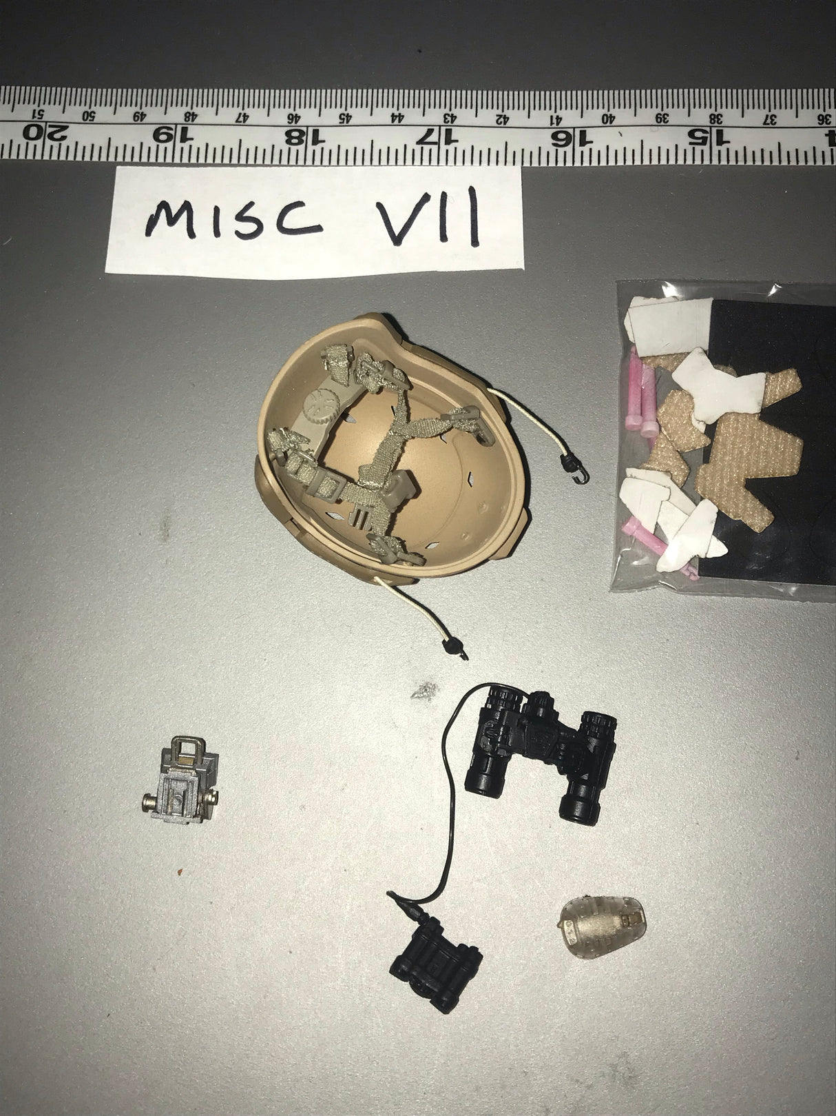 1:6 Modern Helmet 111736