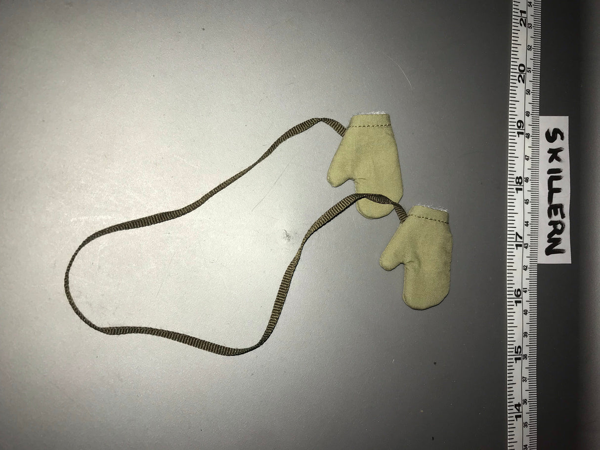 1:6 Scale Korean War Era Chinese Gloves - Chicom 111230