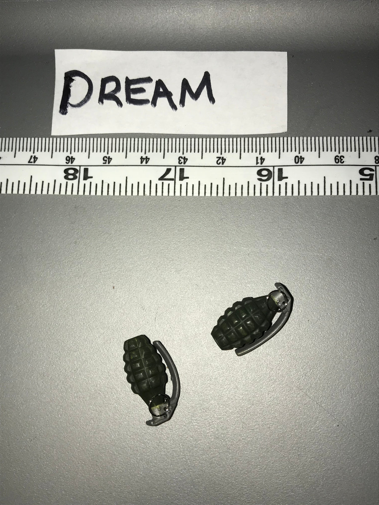 1/6 Scale WWII US Metal Grenades 110510