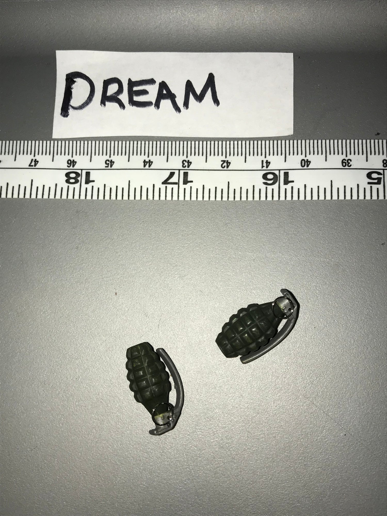 1/6 Scale WWII US Metal Grenades 110510