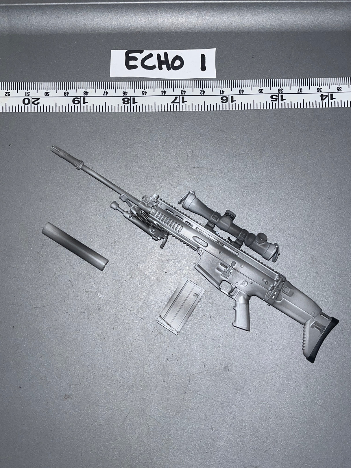 1/6 Scale Modern Era SCAR Rifle - Minitimes 104611