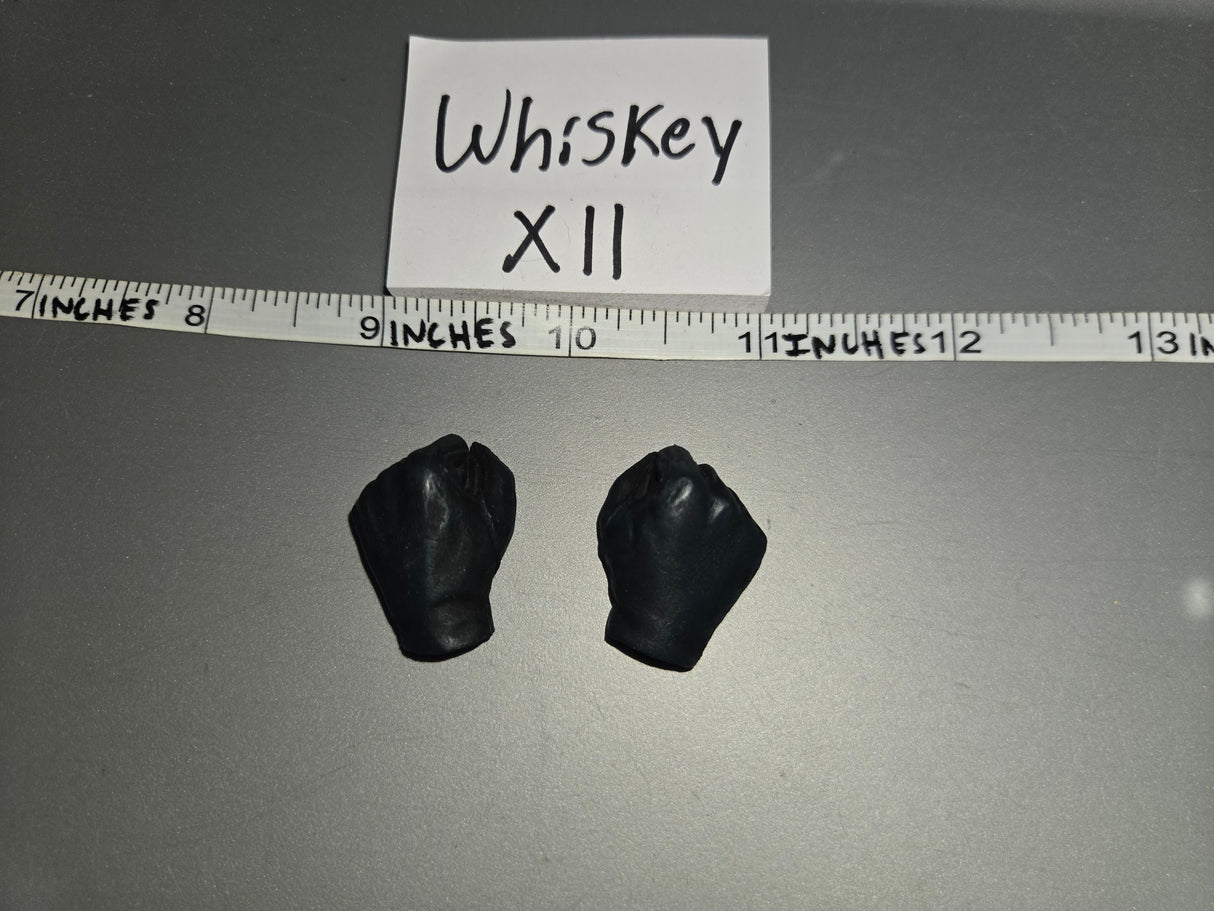 1:6 Scale Medieval Gloved Hands