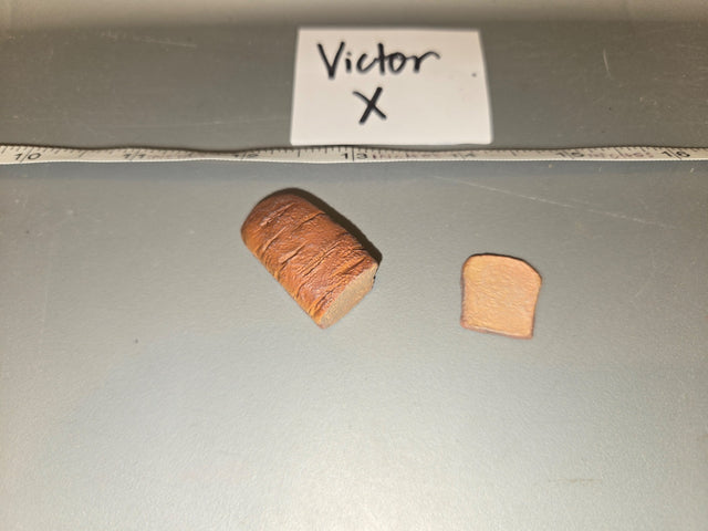 1/12 Scale Sliced Bread Loaf with Individual Slice Diorama Accessory - Victor X