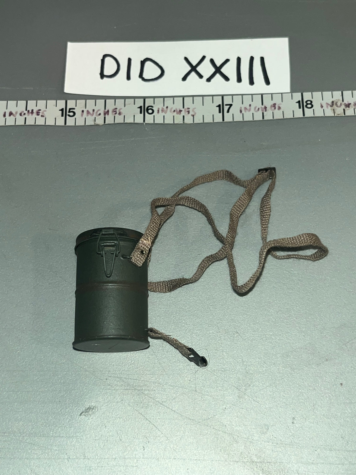 1/6 Scale World War One German Gas Mask Can - DID MG08 Gunner 11015