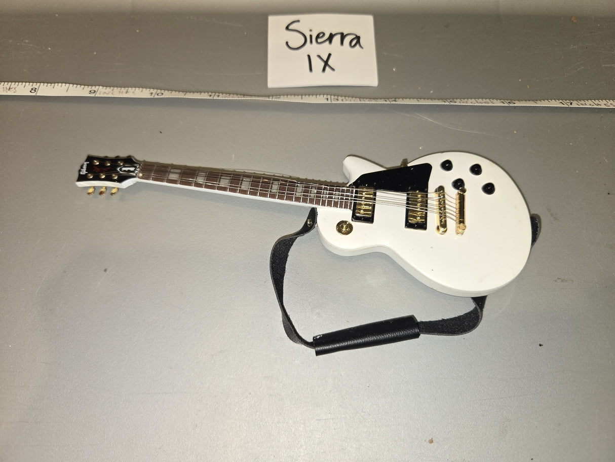 1/6 Scale Modern Diorama Civilian Guitar