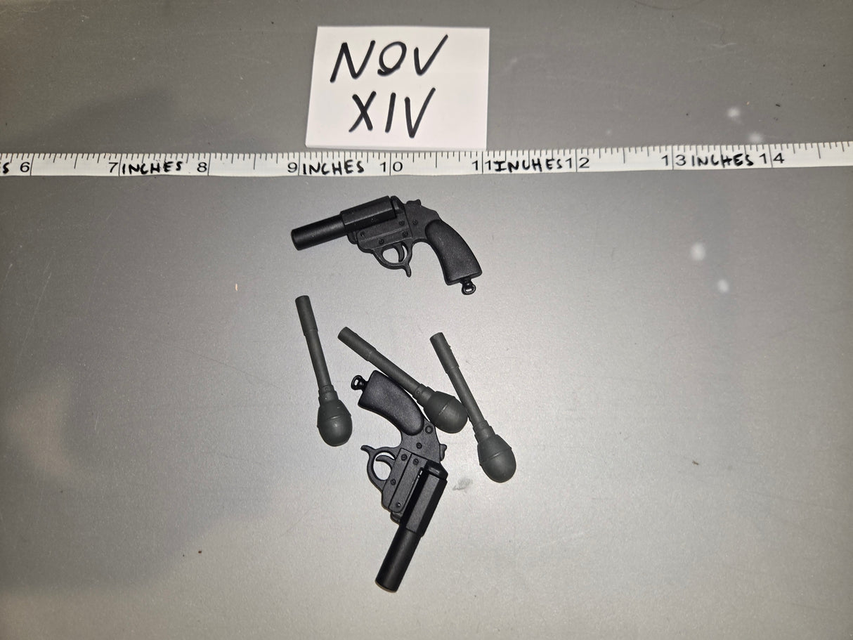 1:6 WWII German Flare Gun Lot